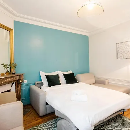 Palais Royal - Etienne Marcel