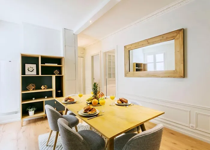 Palais Royal - Etienne Marcel Apartment